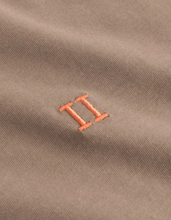 LDM101008 - Nørregaard T-Shirt - 832730-Caribou Brown-Orange - Extra 1.jpg